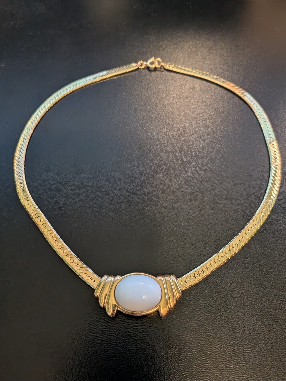 VTG 80s TRIFARI Gold Herringbone Collar Necklace White Oval Cabochon Choker
